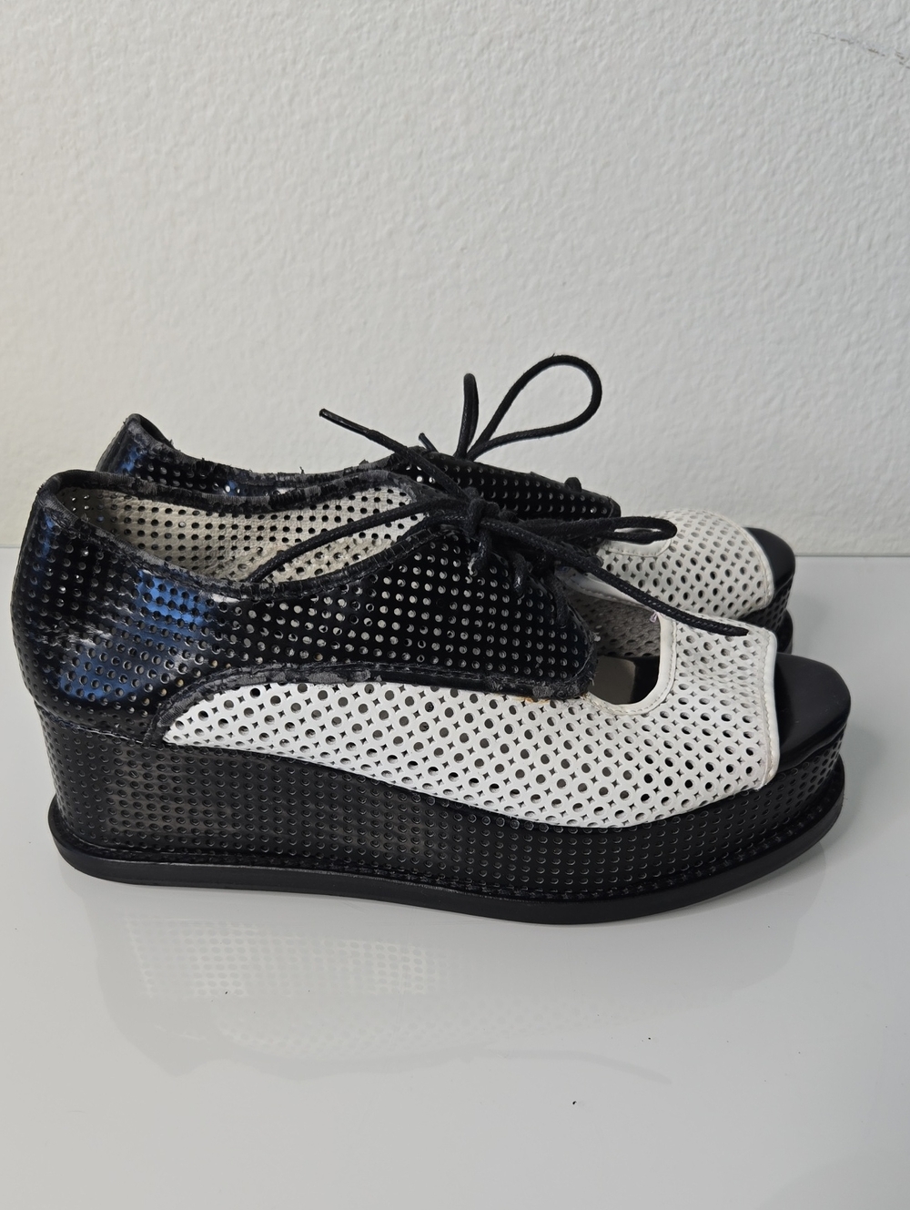 Jeffery Campbell Ibiza Lace- Up Spectator Platforms Size 9 *Read Desciption*